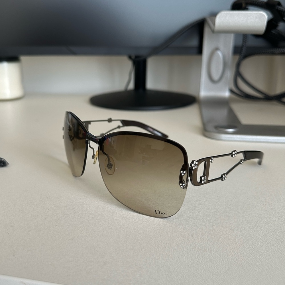 Dior “Sweetest Dior” Sunglasses